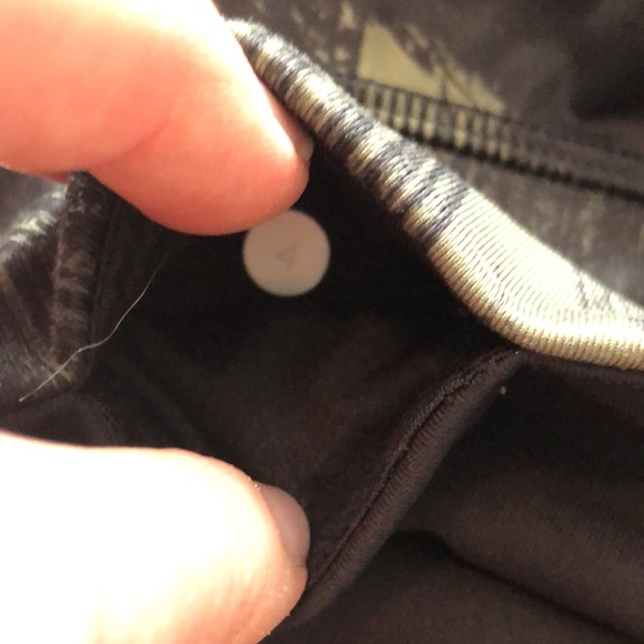 Lululemon black and army green leggings - Picture 8 of 9